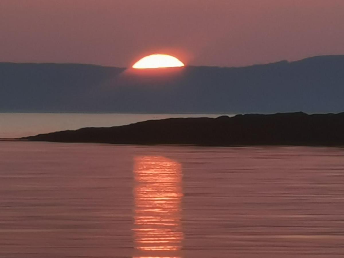 Oban Youth Hostel Экстерьер фото Sunset over the Gulf of Riga