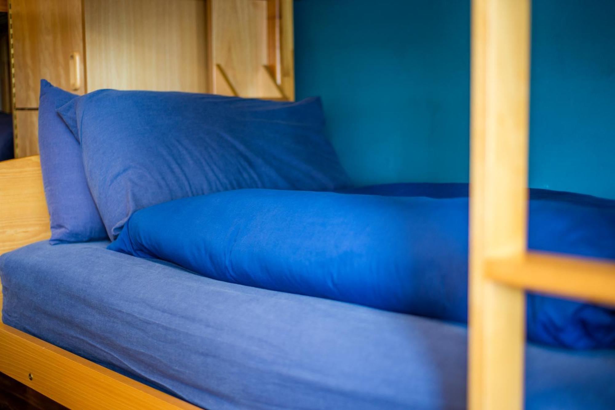 Oban Youth Hostel Экстерьер фото A bolster pillow