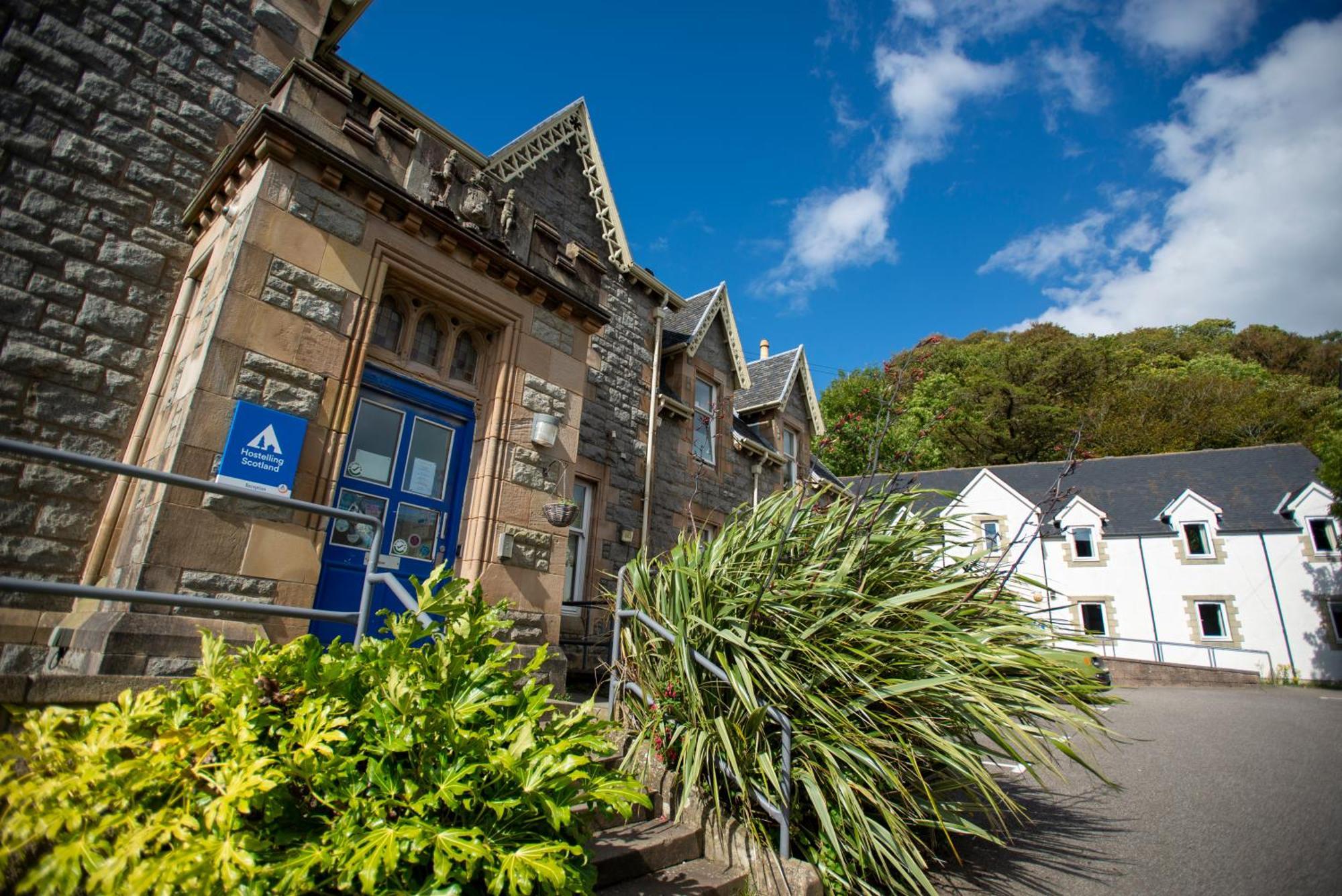 Oban Youth Hostel Экстерьер фото The former station building